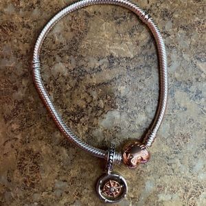 Pandora rose gold bracelet & club 2020 charm✨